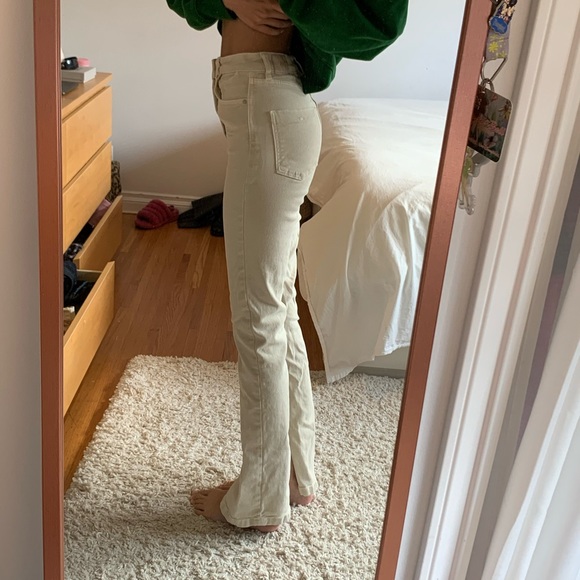Zara cream colour flare jeans. Slit on interior of each size of flare pant. - Picture 3 of 3